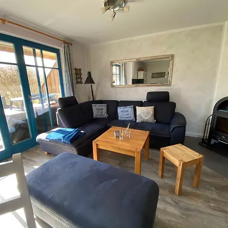 Reetdachhaus Eibe 2, Kaminofen, Sauna, 8 Personen, W-lan