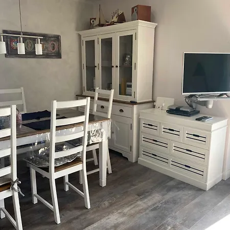 Holiday home Reetdachhaus Eibe 2, Kaminofen, Sauna, 8 Personen, W-lan