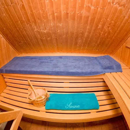 Reetdachhaus Eibe 2, Kaminofen, Sauna, 8 Personen, W-lan Ferienhaus Puddemin