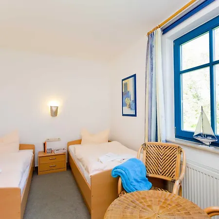 Reetdachhaus Eibe 2, Kaminofen, Sauna, 8 Personen, W-lan