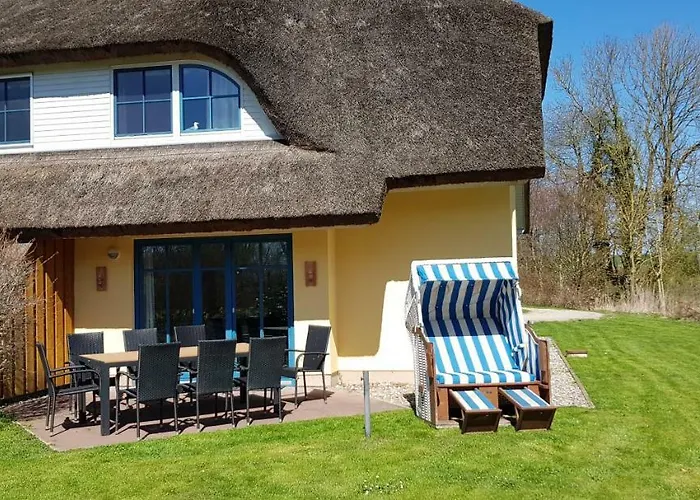 Reetdachhaus Eibe 2, Kaminofen, Sauna, 8 Personen, W-lan * Puddemin